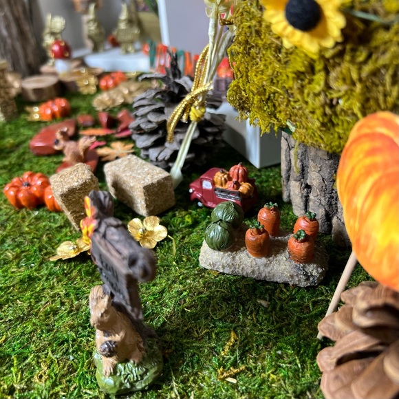 HELLO FALL FAIRY GARDEN GNOME VILLAGE GIFT SET - Picture 15 of 16